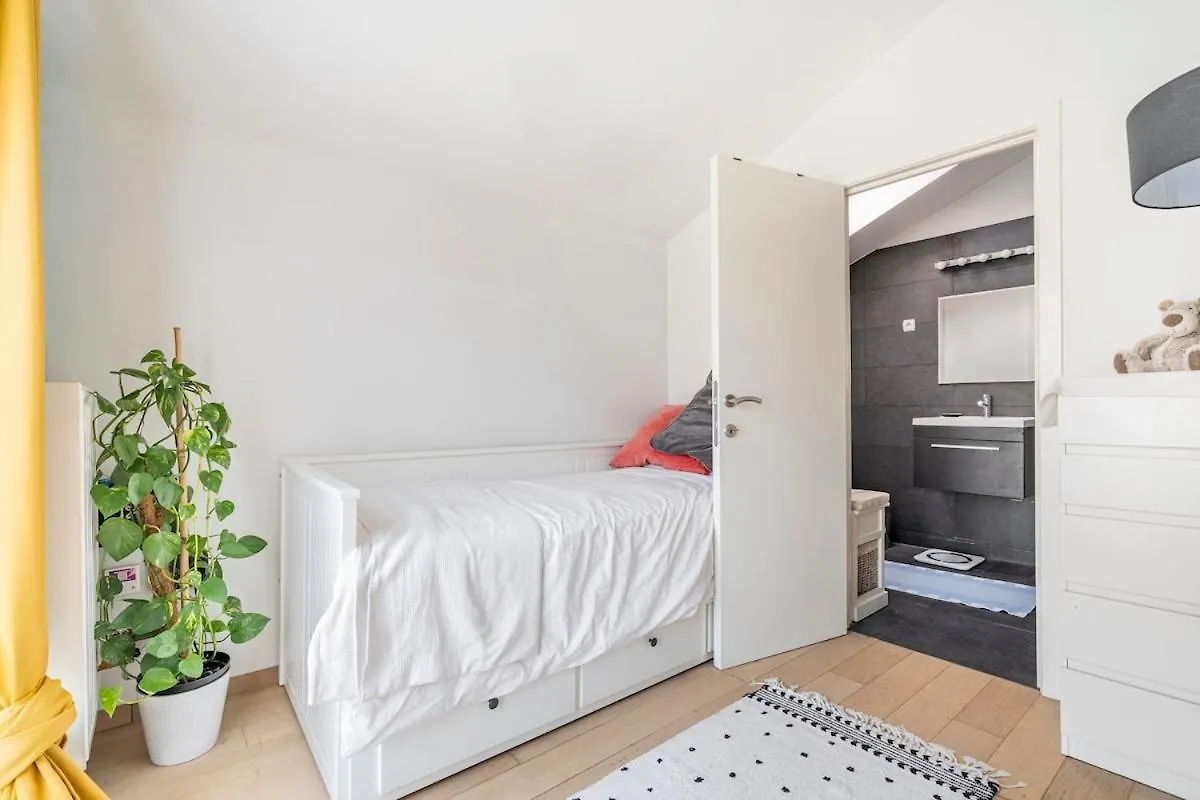 Tatil Evi Beautiful Loft With Terrace - Midi Station - Flix Villa Brüksel